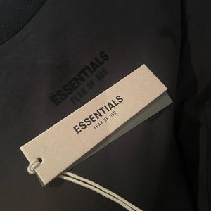 FEAR OF GOD ESSENTIALS LS TEE WITH BAG AND TAGS INCLUDED SIZE M